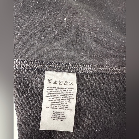 Aritzia TNA Chill 9” Biker short - Picture 3 of 8